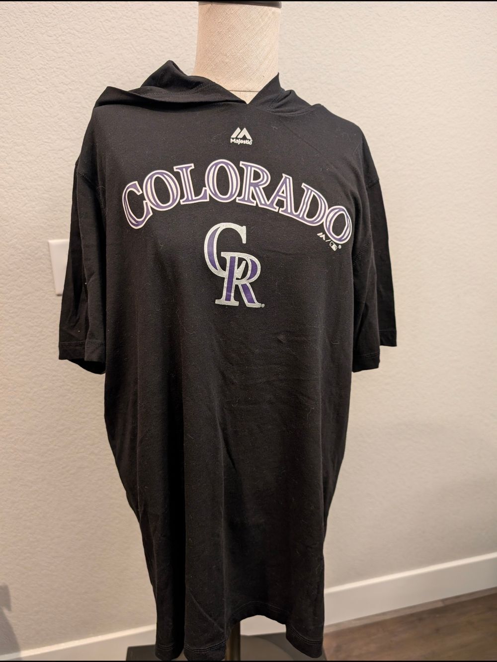 Majestic Women's Sz L Colorado Rockies Black Graphic Hooded Short Sleeve Tee